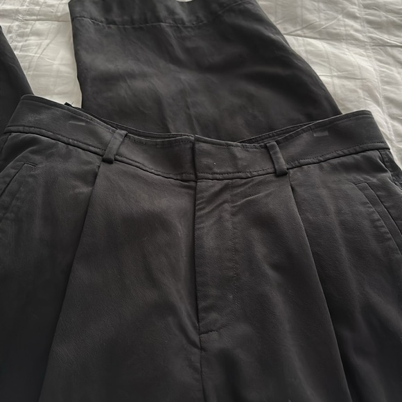 Everlane Way High Drape Pants in Black 8S - Picture 5 of 11